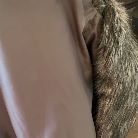 DKNY Faux Fur Vest - Picture 6 of 6